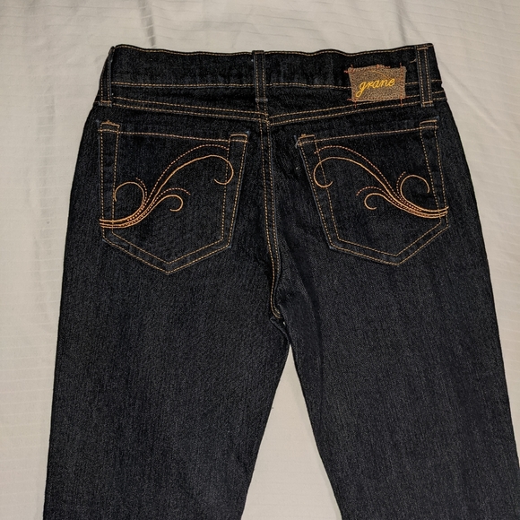 Beautiful low rise dark wash denim jeans - Picture 5 of 7